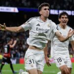 Real Madrid oneskorenie Barcelony oslava s neskorým víťazstvom nad Malarkou