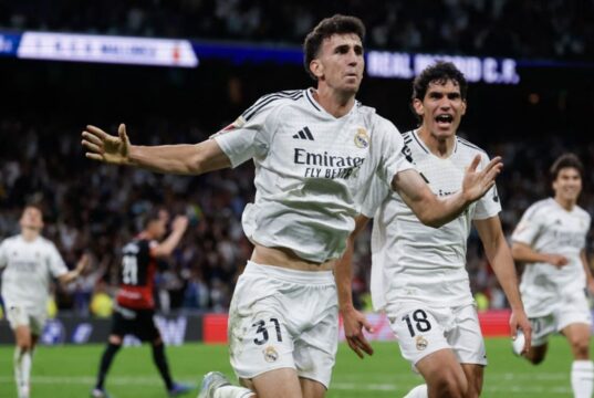 Real Madrid oneskorenie Barcelony oslava s neskorým víťazstvom nad Malarkou


