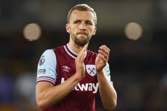 Rozhovory sa otvorili hrdinovi Premier League vo výške 90 000 GBP týždenne

