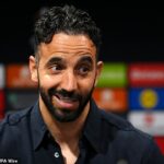 Ruben Amorim trval na tom, že nie je blízko k ukončeniu Manchesteru United, hoci tvrdil, že môže odísť.