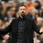 Ruud Van Nistelrooy je navrhnutý tak, aby opustil Leicester City po tom, čo utrpel strana