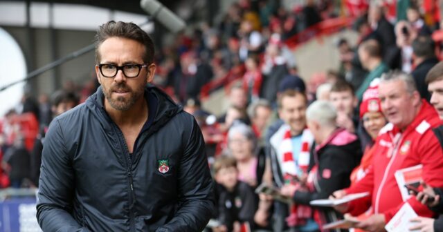 Ryan Reynolds 'Brutal Transfer rozhodnutie Wrexham Star opúšťa klub „No Choice“

