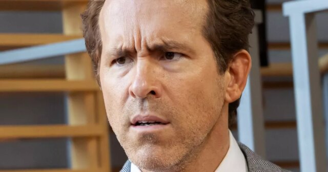 Ryan Reynolds dostal nečakaný hovor, keď povedal Wrexham Stars „Call Me Anewel“

