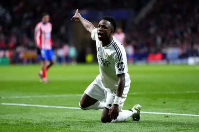 SLEDUJTE: Vírusové vykopanie fanúšika Barcelony Star of Real Madrid Vinícius ml. Počas El ClásiCo

