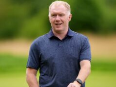 Paul Scholes menuje najhorší podpis Man Utd v histórii, ktorý „bol taký neprofesionálny“ Scholes nazýva jednu hviezdnu jednotku „musí udržať“, pretože „nesúhlasí“ s Amoriimovou „riskantnou obeťou“