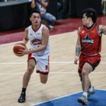 Barangay Ženeva Gin Kings Guard Scottie Thompson počas zápasu filipínskeho pohára PBA proti Blackwater Bossing.