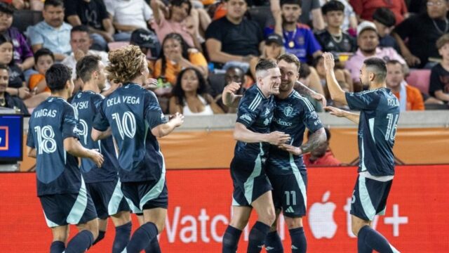 Seattle Sounders FC pokračovanie neporazených pruhov, Down Dynamo 3-1

