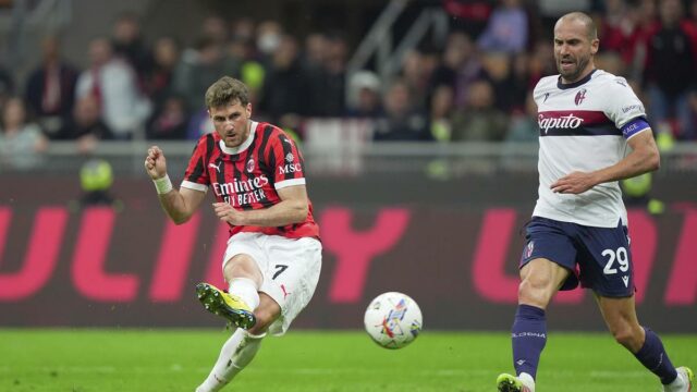 Serie A 2024-25: Gimenez a Pulisic lesk, zatiaľ čo okraje Milan prechádza Bologna

