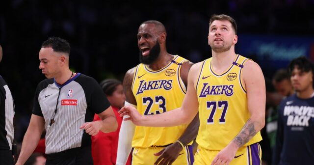 Sezóna Lakers končí ponížením ... a nádej

