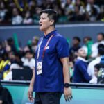 NU Champions Coach Lady Bulldogs, Sherwin Meneses. NU vyhral titul UAAP 87 volejbalu.