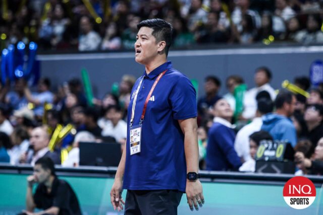 NU Champions Coach Lady Bulldogs, Sherwin Meneses. NU vyhral titul UAAP 87 volejbalu.