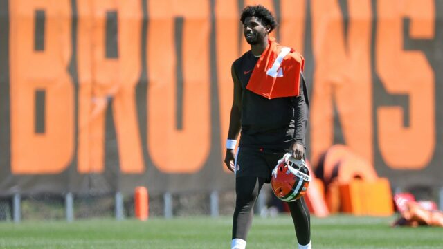 Sheur Sanders hovorí Brown's Jersey Nummerze

