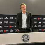 Sir Jim Ratcliffe má 100% pekné, aj keď tento rok urobil krok späť z dennej kontroly.