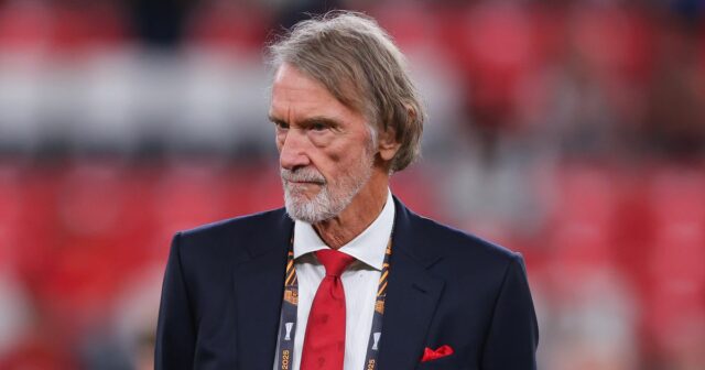 Sir Jim Ratcliffe sa rozhoduje zúčastniť sa zápasu posledného muža UTD pred demonštráciami fanúšikov

