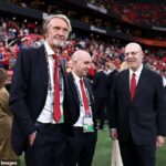 Zamestnanci Man United boli údajne údajne Sir Jim Ratcliffe a Avram Glazer
