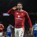 Mason Mount vyšiel z lavičky, aby dvakrát dosiahol skóre, keď Man United dosiahol finále Európskej ligy