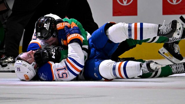 Stanley Cup Playoffs: Hviezdy, Oilers bojuje, keď hra 1 končí


