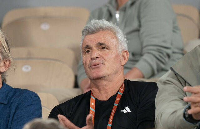 Stefanos TsitsipiPaSipiPaSipipoval svoju matku o apoštoloch vo krásnom videu matky

