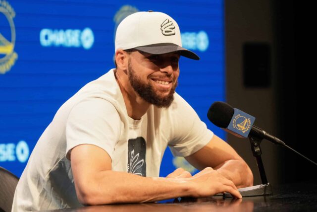 Stephen Curry vo štvrtok uviedol, že je nadšený schopnosťou Golden State Warriors v budúcnosti napadnúť viac majstrovstiev, napriek jeho sklamaniu od play -off NBA.