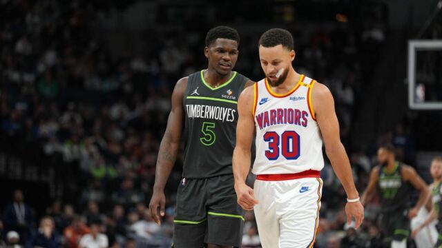 Stephen Curry: Musí byť opatrný pri „štekľavom“ šindľovom zranení

