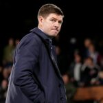 Steven Gerrard bol srdečne predstavený za jeho návrat do Rangers, ale stiahol sa z úteku