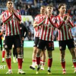 Sunderland players applaud the away fans at Coventry City