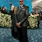 Hviezda WNBA Jonquel Jones vstúpila v pondelok večer, aby sa Met Gala's Iconic Steps