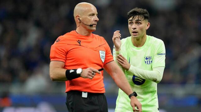 Szymon Marciniak popiera Barcelona po kontrole

