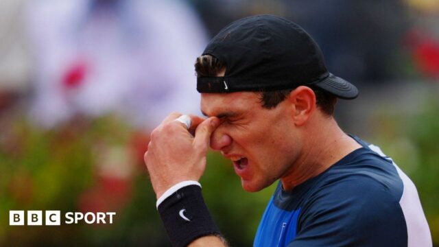 Jack Draper shows his frustration during his Italian Open defeat by Carlos Alcaraz