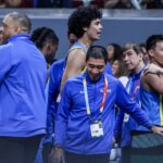 Tenorio na lavičke Gilas Pilipinas počas klasifikátorov ázijského pohára FBA.