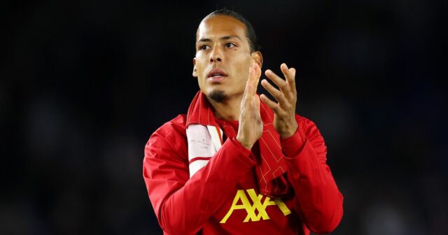 Tím Premier League vynechal kapitána Liverpoolu Virgil Van Dijk

