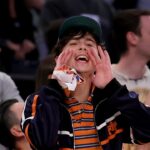Timothée Chalamet High-Firdy Fanúšikovia Knicks po zápase 6 Victory vs. Celtics