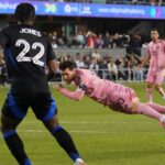 Tréner zemetrasení šetrí Lionel Messi pred červenou kartou od postmatch