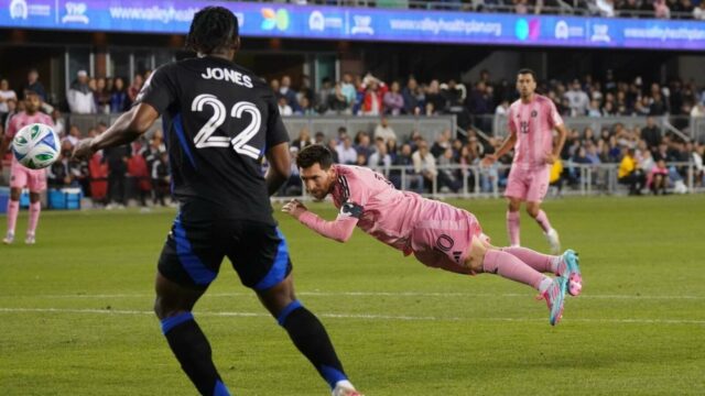 Tréner zemetrasení šetrí Lionel Messi pred červenou kartou od postmatch

