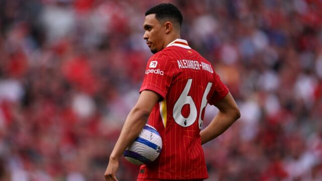 Trent Alexander-Arnold povzbudil fanúšikov Liverpoolu, zatiaľ čo kreslil Arsenal

