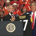 Trump nazval Honor Pittsburgh Steeler a ocenil sa na Steel Plant Rally