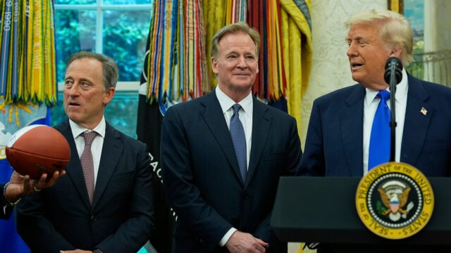 Trump oznamuje návrh NFL, ktorý sa koná v National Mall


