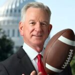 Tuberville hovorí, že Trump zdedil futbalový tím 0-12 od Bidena