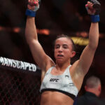 Edmonton, Alberta - 2. novembra: (LR) Erin Blanchfield nakopáva Rose Namajunas v boji proti fly, zatiaľ čo 2. novembra 2024 v Edmontone v Alberte v Rogers Place v Rogers Place v Rogers Place. (Foto: Jeff Bottari/Zuffa LLC)