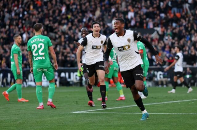 Valencia stanovuje minimálnu žiadosť o Target Atletico Madrid a Miláno

