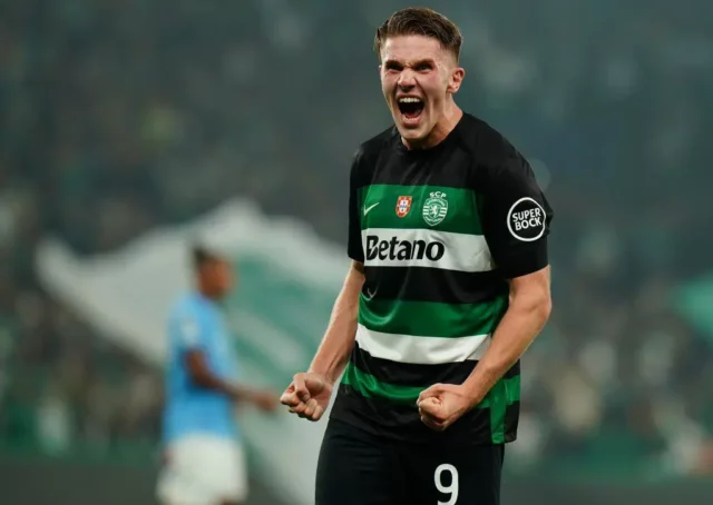 Vedúci Barcelony Deco hovorí s Viktor Gyökeres Connections


