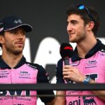 Pierre Gasly (L) a Jack Dohan (R) otvorili obväz s dvoma alpskými účastníkmi
