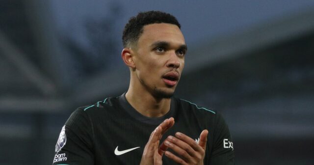 `` Vous ne marcherez jamais seul, ils ont dit '' - Les fans de Liverpool ont critiqué Trent Alexander-Arnold Hate

