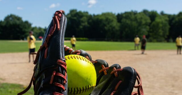 Výsledky baseballu a softballu v pondelok v pondelok

