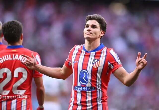 Watch: Fanúšikovia fanúšikov neuveriteľného futbalu Atlético Trest of Julián Alvarez proti Real Betis

