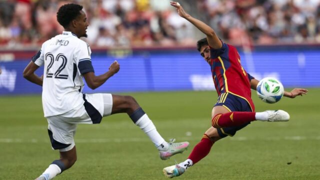 Whitecaps Brins the Real Salt Lake na neskorom góle a rozširuje neporazený beh na 14 hier

