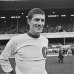 Bývalý hráč Liverpoolu Willie Stevenson (na obrázku) je mŕtvy vo veku 85 rokov