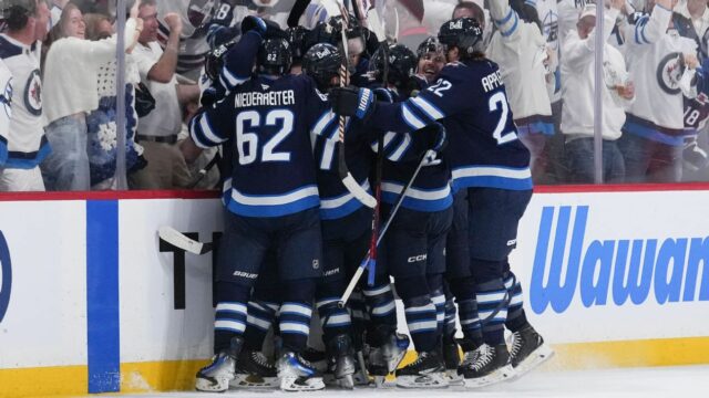 Winnipeg Jets Dodge narušené, Oarstatest St. Louis Blues v hre 7

