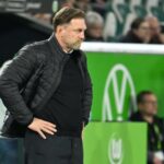 Wolfsburg Sack Ralph Hasenhuett po Borussii Dortmund.