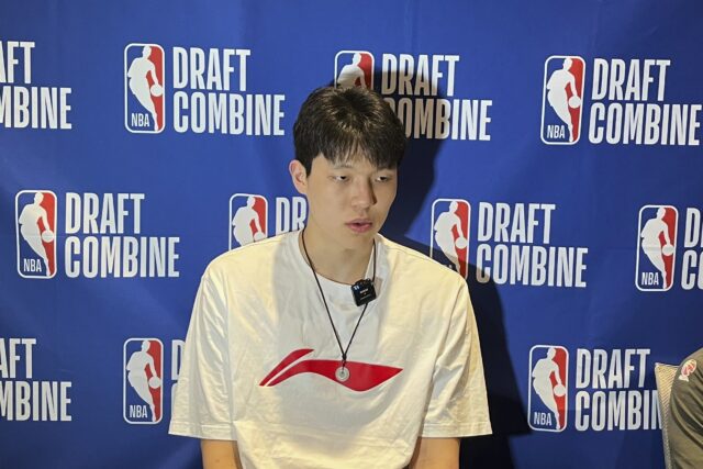 Kombinuje Yang Hansen NBA v Číne